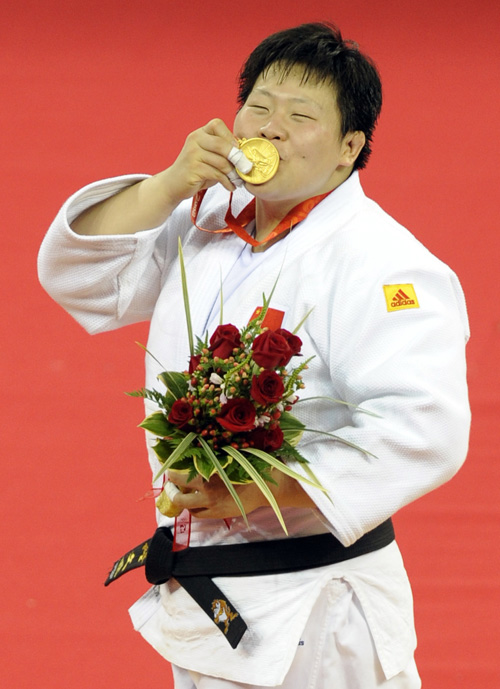  柔道夜战：关东天虎队绝杀海滨霹雳队，速度优势明显临场应变见真章