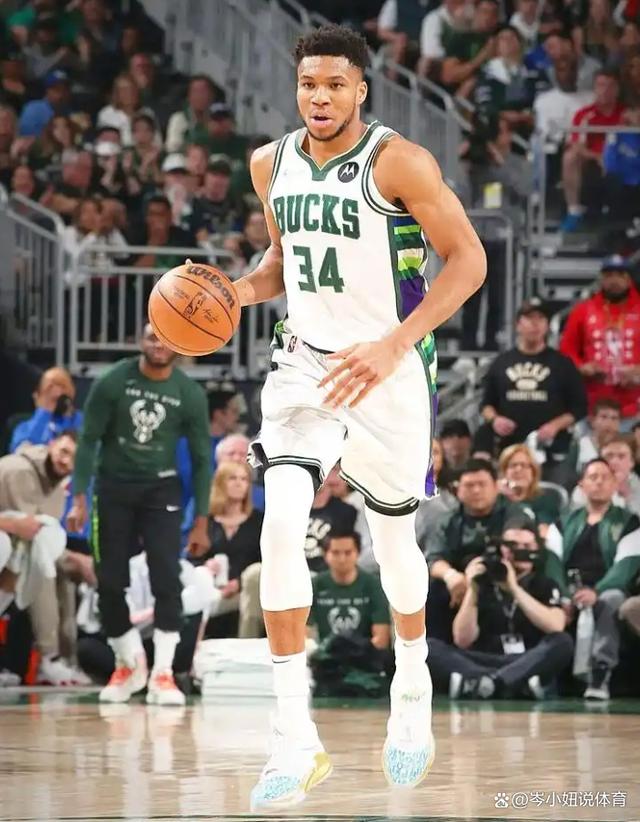 字母哥重返赛场，领先优势明显首场状态出色，曼联观众沸腾！引发球迷热议的简单介绍