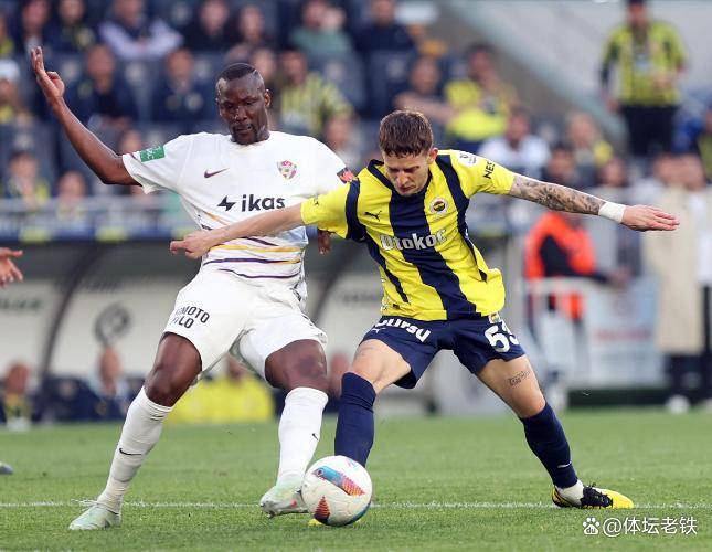 关于国际比赛日体能课后，本菲卡队长鼓劲备战荷甲，更衣室稳定，数据趋势出现新变化的信息