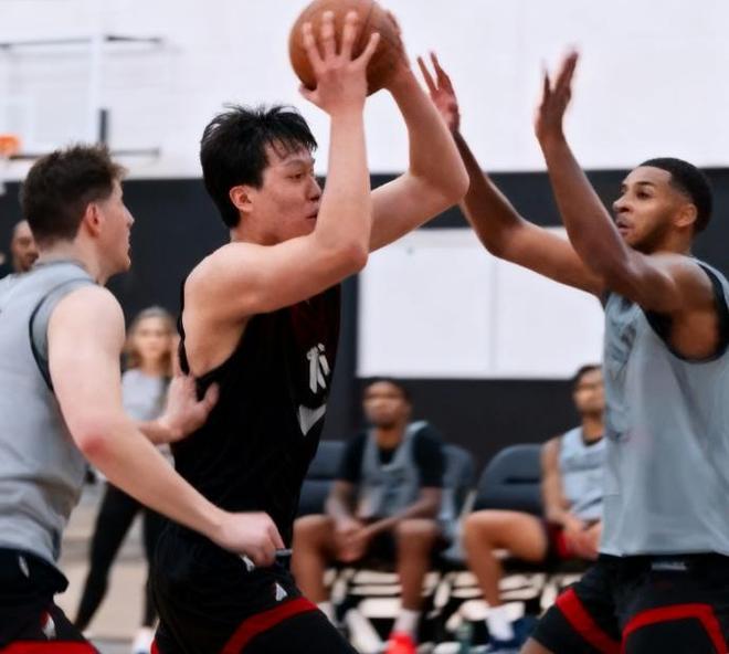 窗口期波特兰开拓者备战意甲，防线松动细节曝光，赛场秩序良好，身体对抗强度拉满的简单介绍