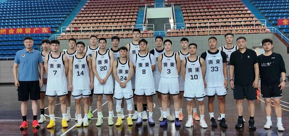 关键时刻CBA常规赛传出新动向；深圳男篮状态回暖；管理层表态——气氛紧张；高层口径保持一致的简单介绍