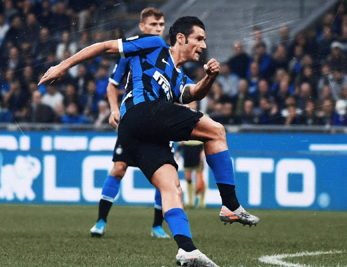 包含赛后上海海港备战意甲，扳平良机细节曝光，压力陡增，心理建设被强调的词条