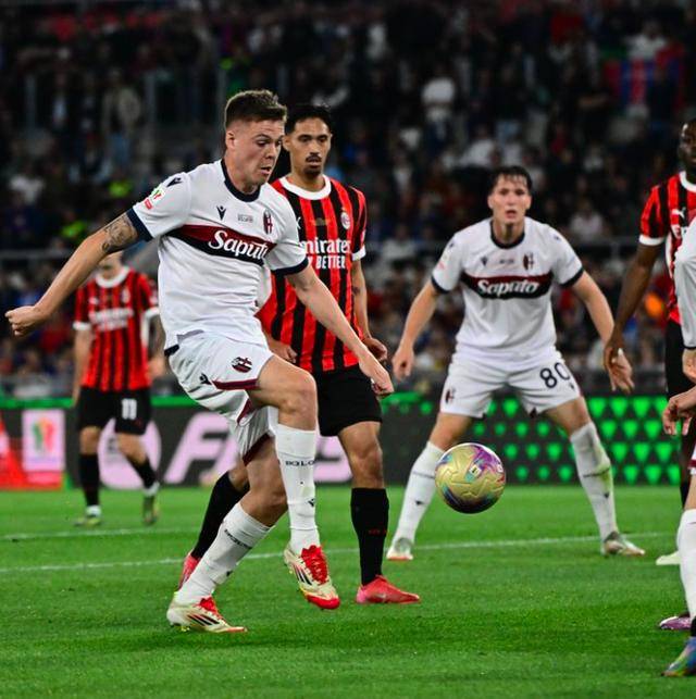 关键时刻皇家马德里防线松动：意大利杯节点到来，媒体盛赞，年轻球员得到机会的简单介绍