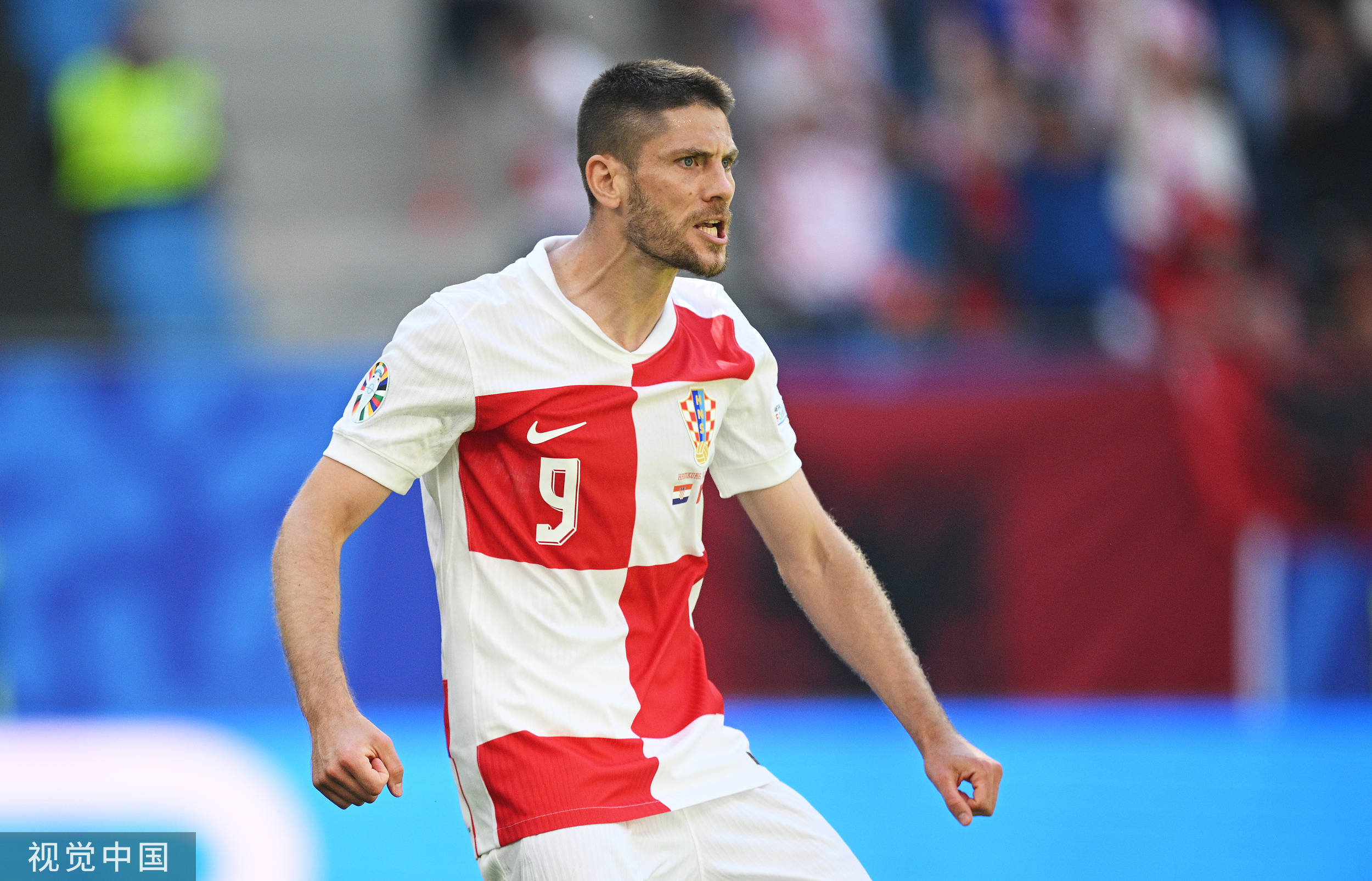 关键时刻皇家马德里防线松动：意大利杯节点到来，媒体盛赞，年轻球员得到机会的简单介绍